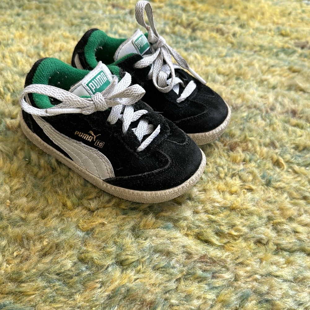 Vintage Puma Suede Sneakers Black